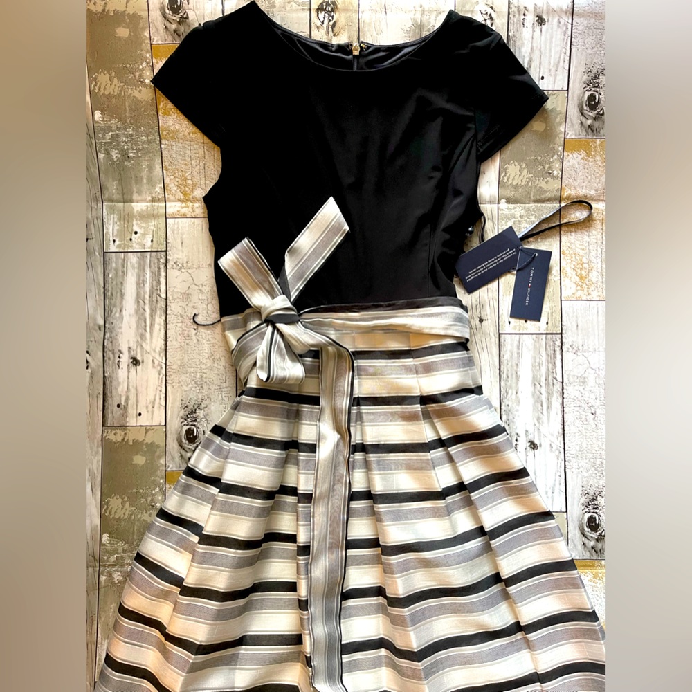 NWT Women’s Tommy Hilfiger Belted Dress Size 8 Black top with Striped Skirt